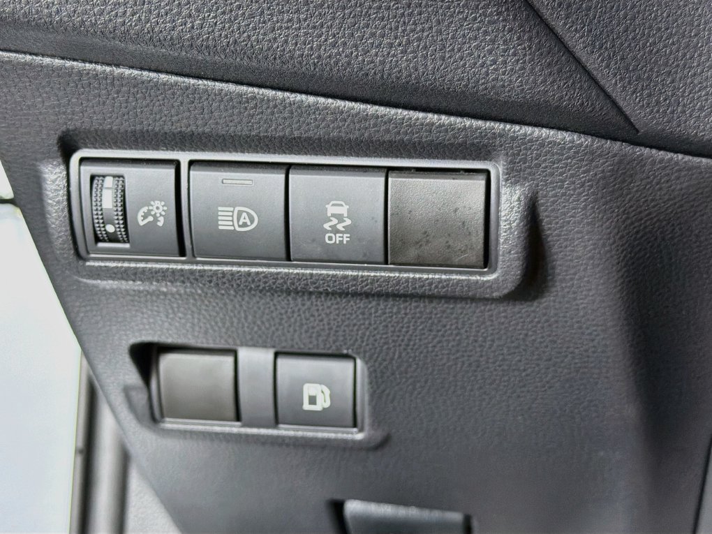 Used 2025 Toyota Corolla Cross AWD Hybrid image 15