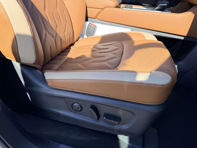 New 2026 Nissan Pathfinder Platinum image 9