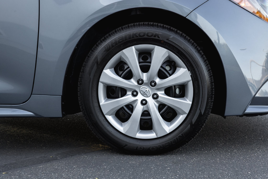 Used 2026 Toyota Corolla LE FWD image 4