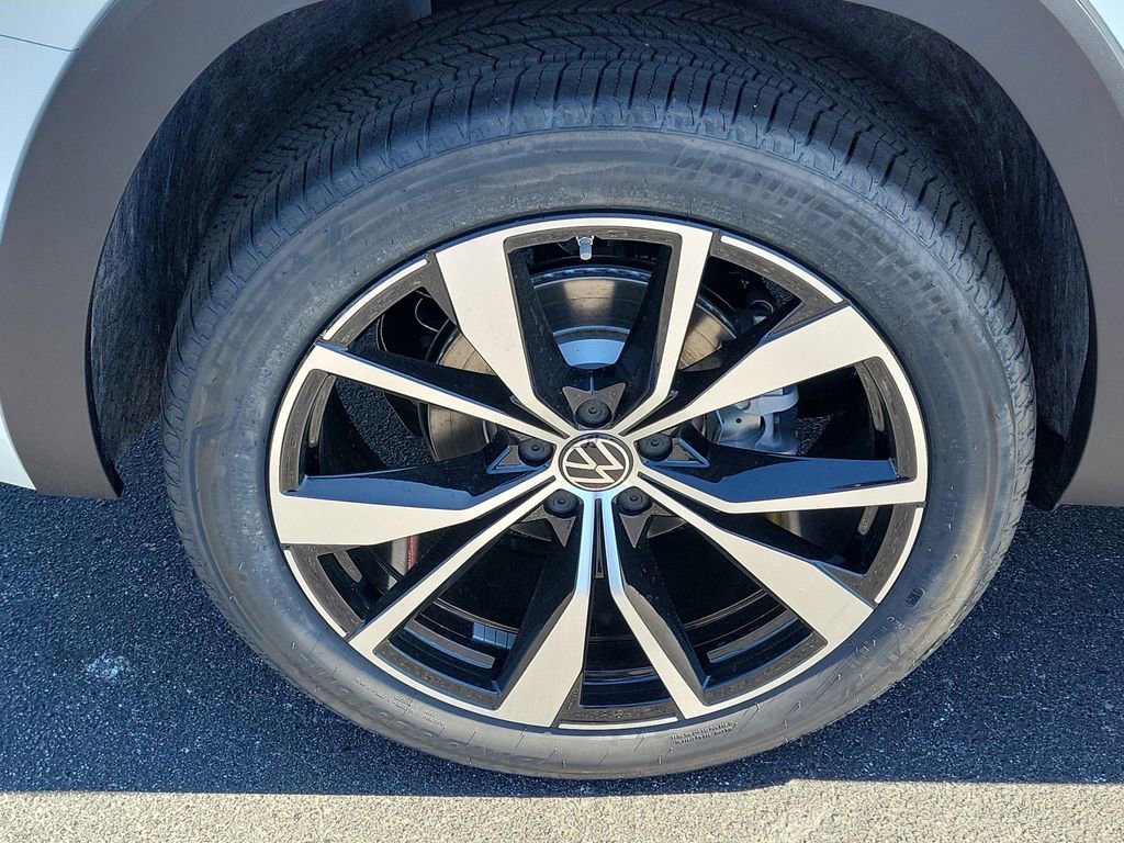 New 2026 Volkswagen Atlas SEL Premium R-Line image 5