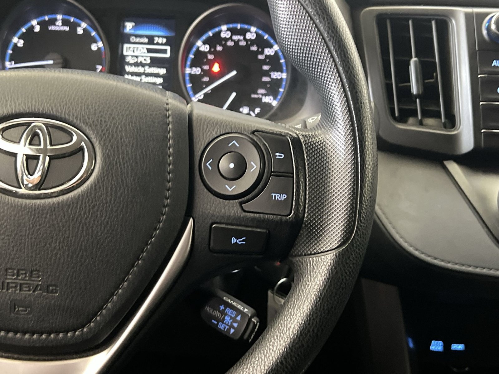 Used 2018 Toyota RAV4 LE w/ All Weather Liner Package AWD/4WD image 34