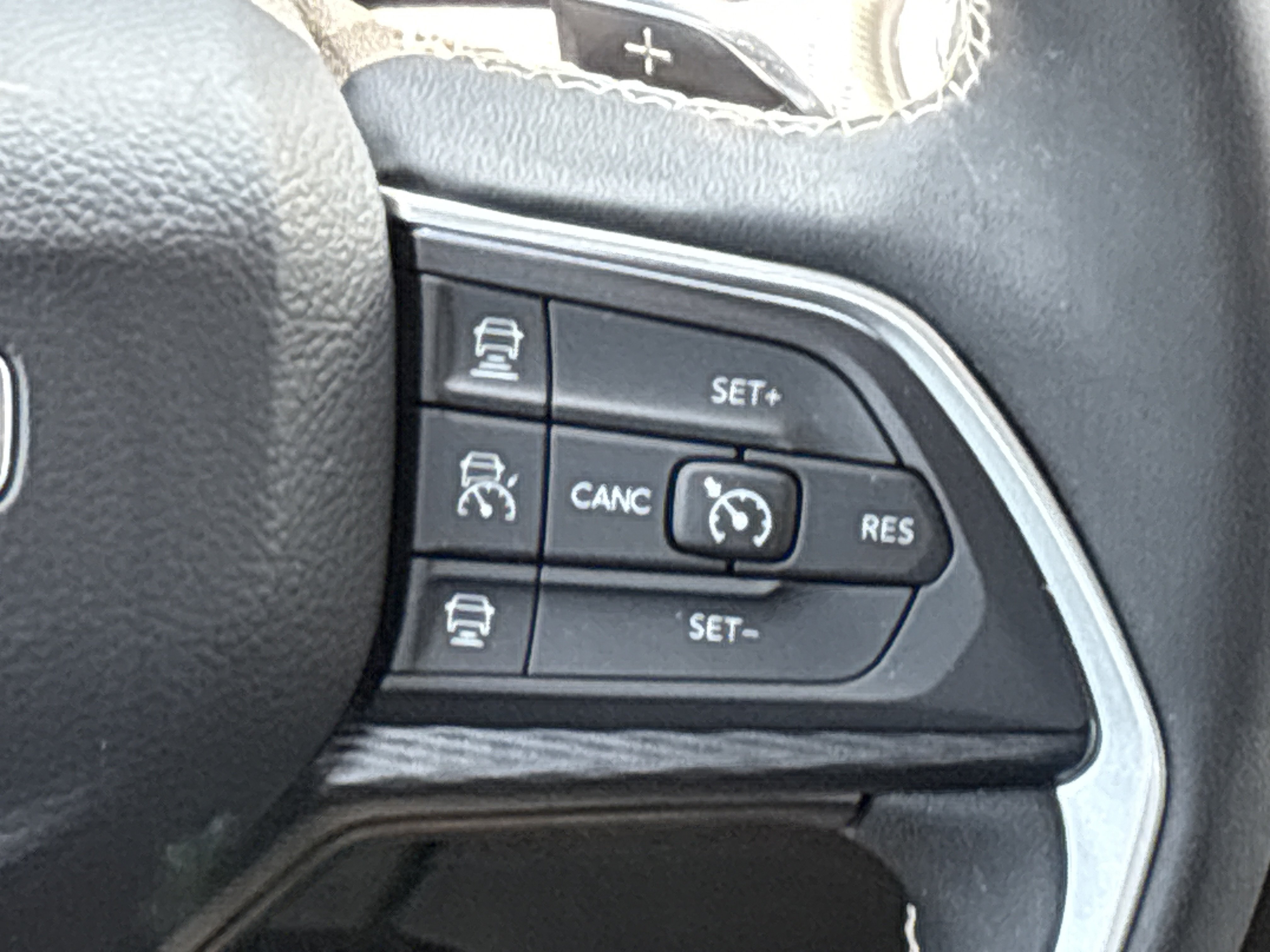 Used 2025 Jeep Grand Cherokee L Altitude AWD/4WD image 22
