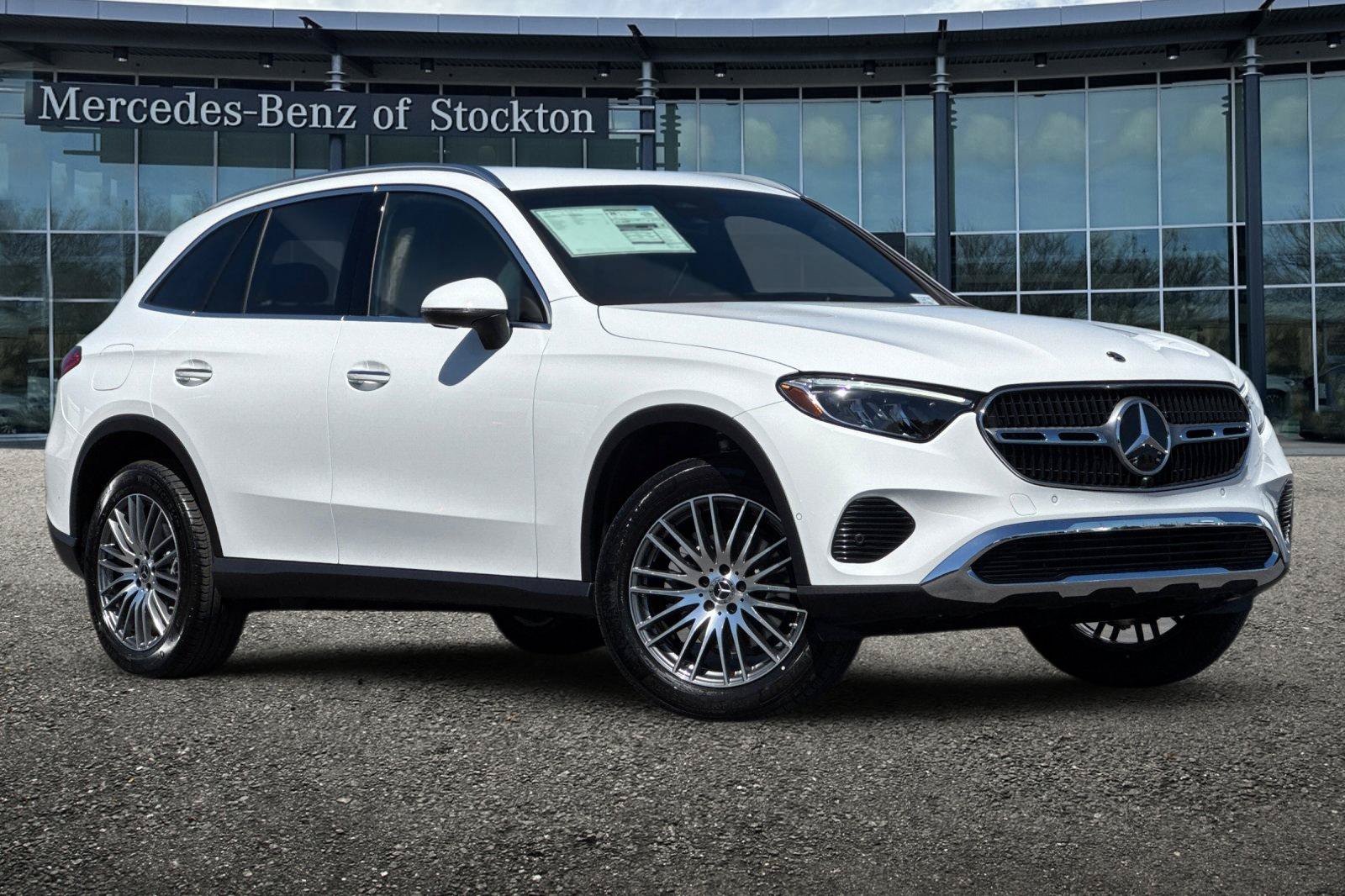 New 2026 Mercedes-Benz GLC 300 4MATIC image 2