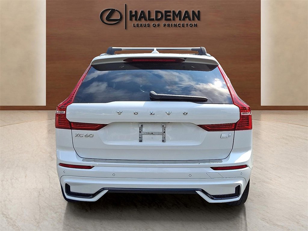 Used 2022 Volvo XC60 T8 R-Design w/ Advanced Package image 5