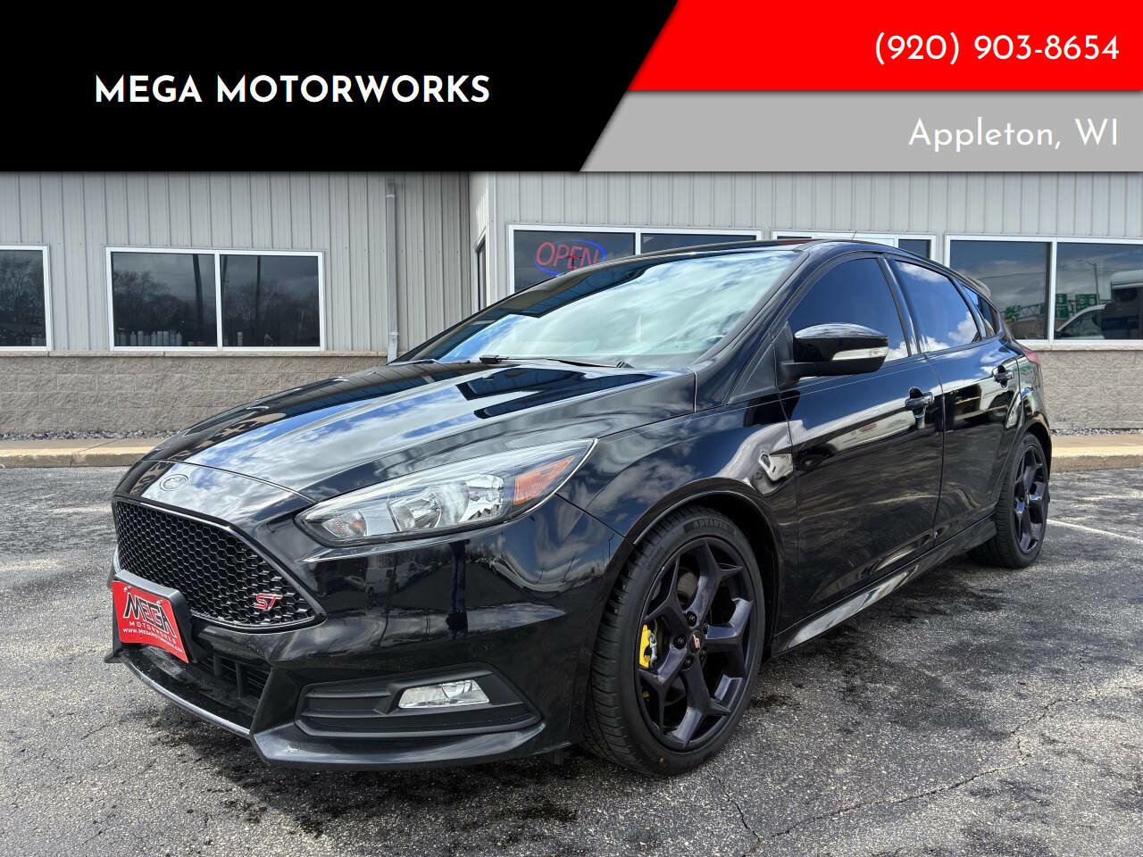 Used 2017 Ford Focus ST image 1
