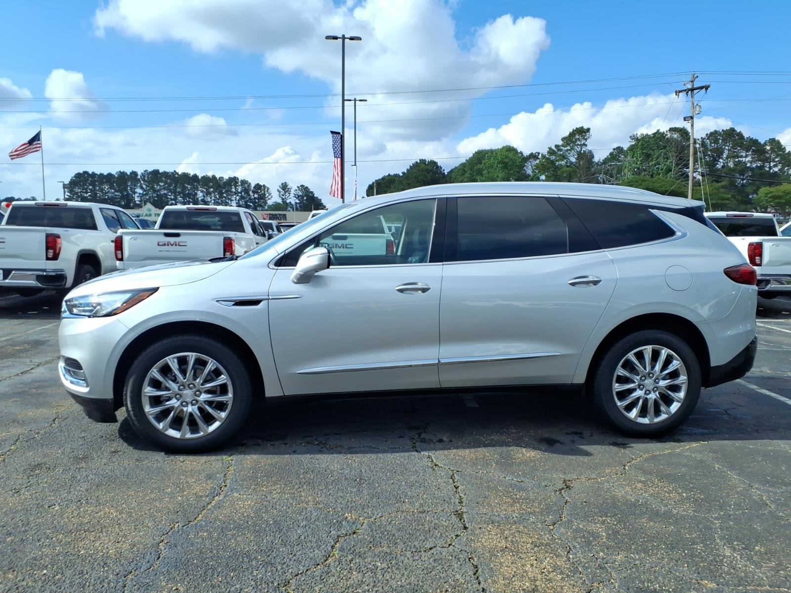 Used 2021 Buick Enclave Premium w/ Surround and Sites Package FWD image 1