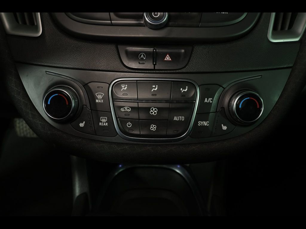 Used 2022 Chevrolet Malibu LT image 25