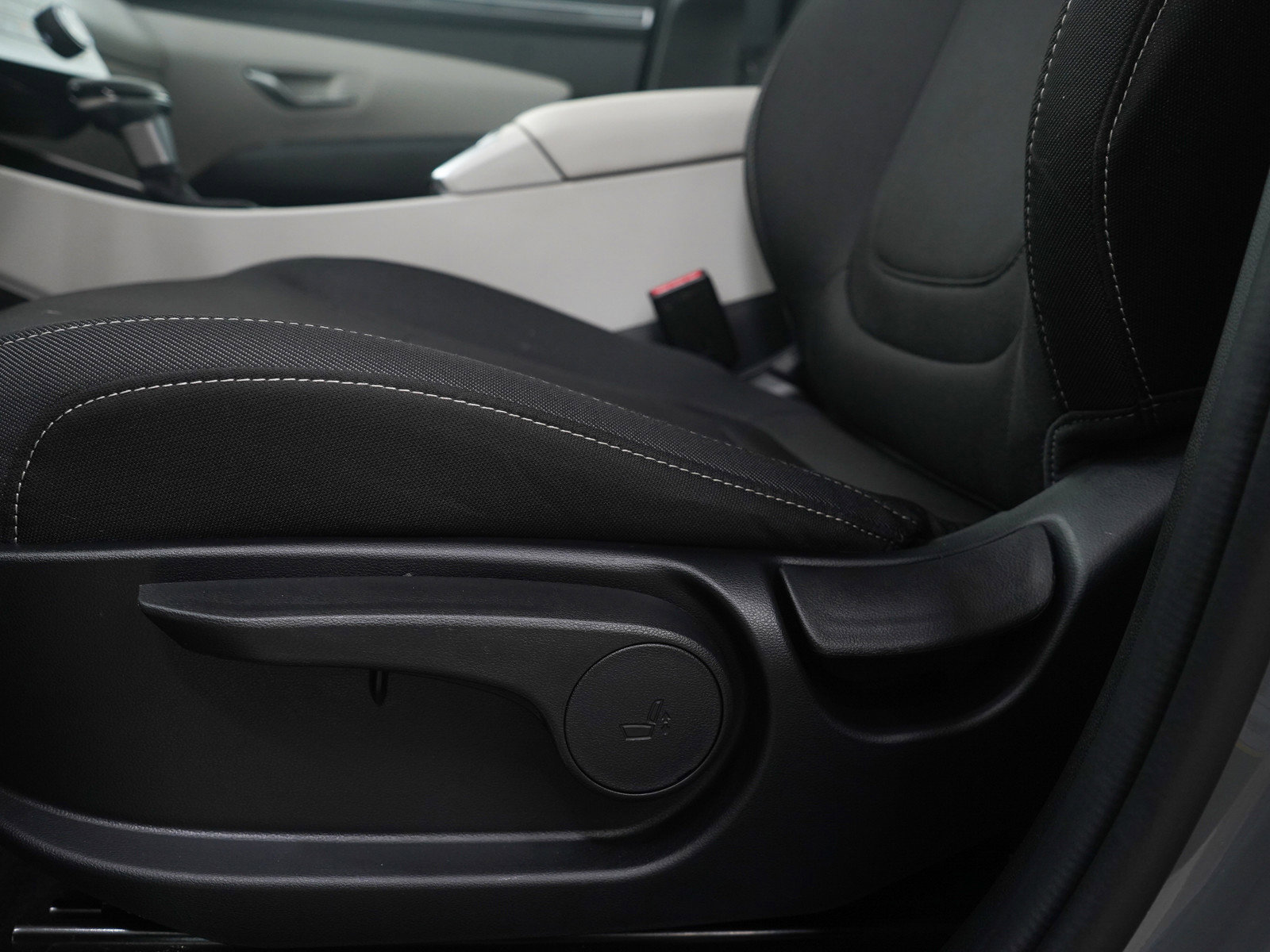 Used 2024 Hyundai Tucson SE image 20