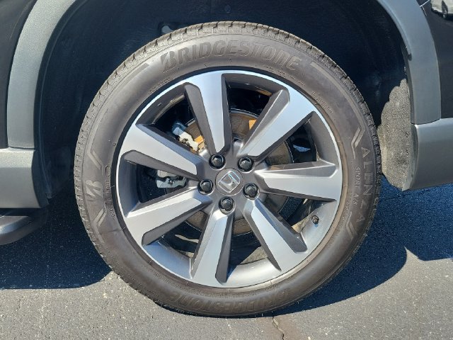 Certified 2025 Honda Pilot Touring image 7