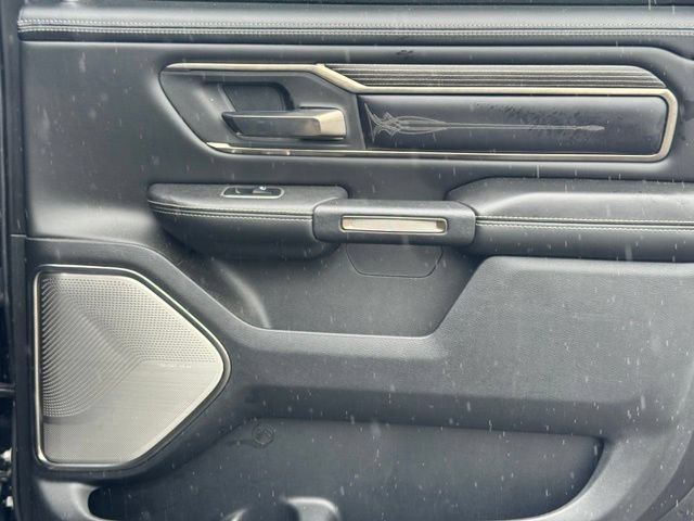 Used 2020 RAM 1500 Limited w/ Black Appearance Package AWD/4WD image 31