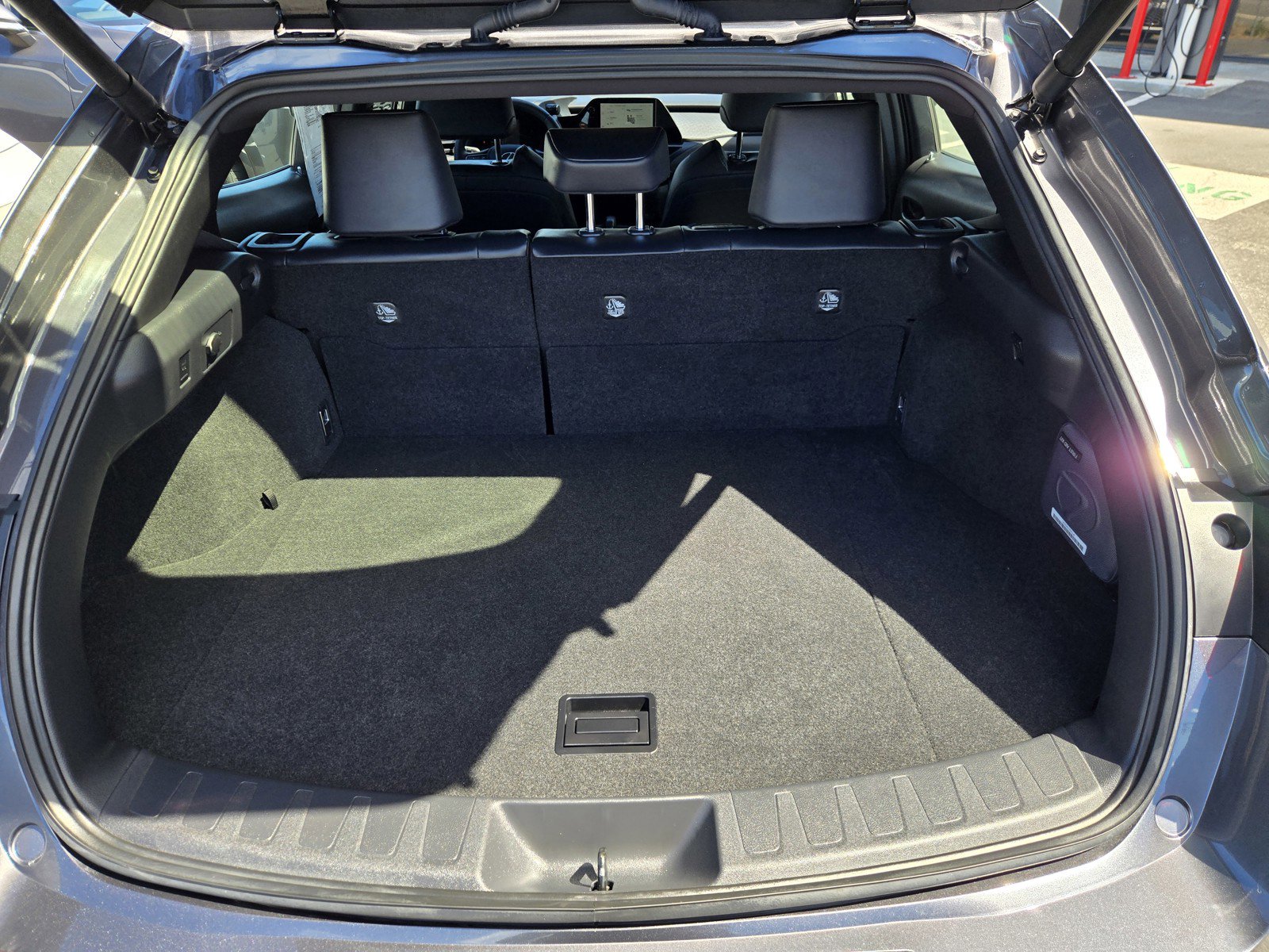 Certified 2025 Lexus UX 300h FWD image 27