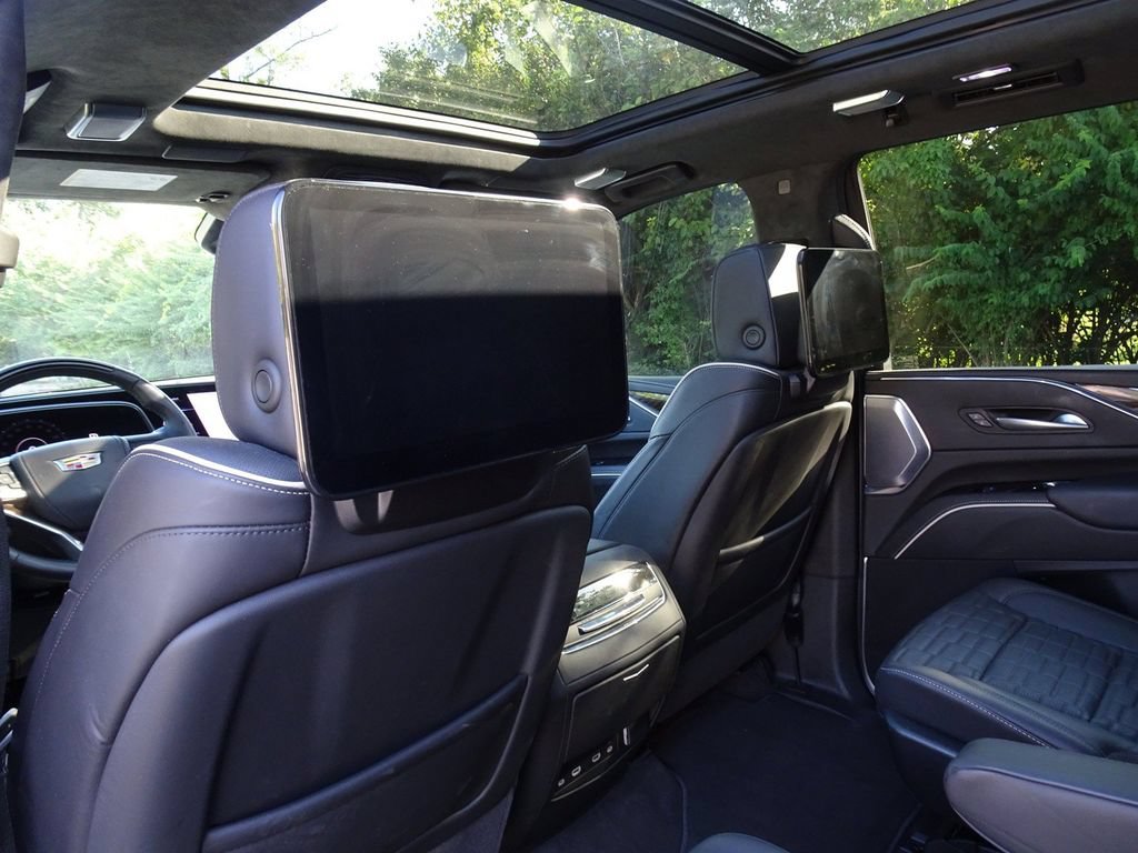 Certified 2024 Cadillac Escalade Sport Platinum AWD/4WD image 13