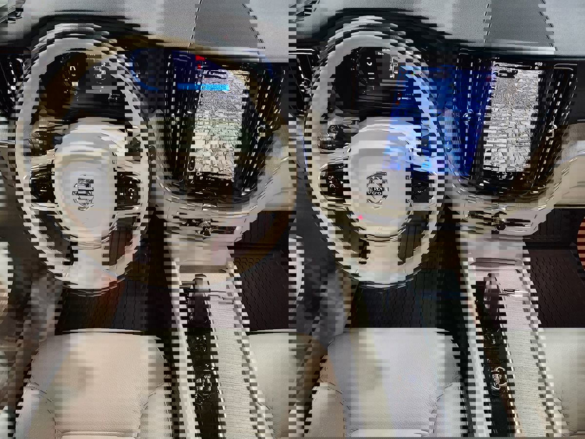 Used 2023 Volvo XC60 T8 Plus w/ Protection Package Premier image 47