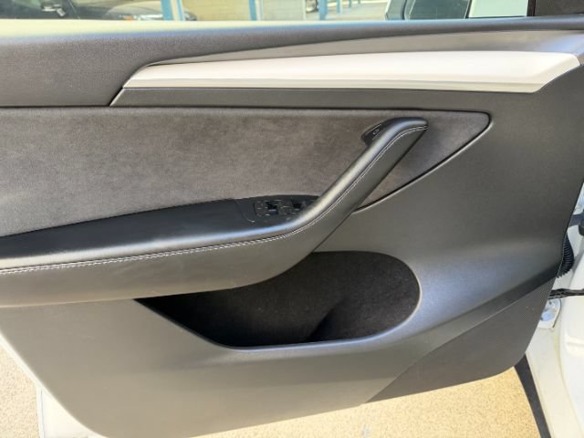 Used 2023 Tesla Model Y Performance AWD/4WD image 23