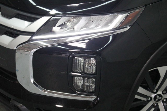 Used 2021 Mitsubishi Outlander Sport ES image 2