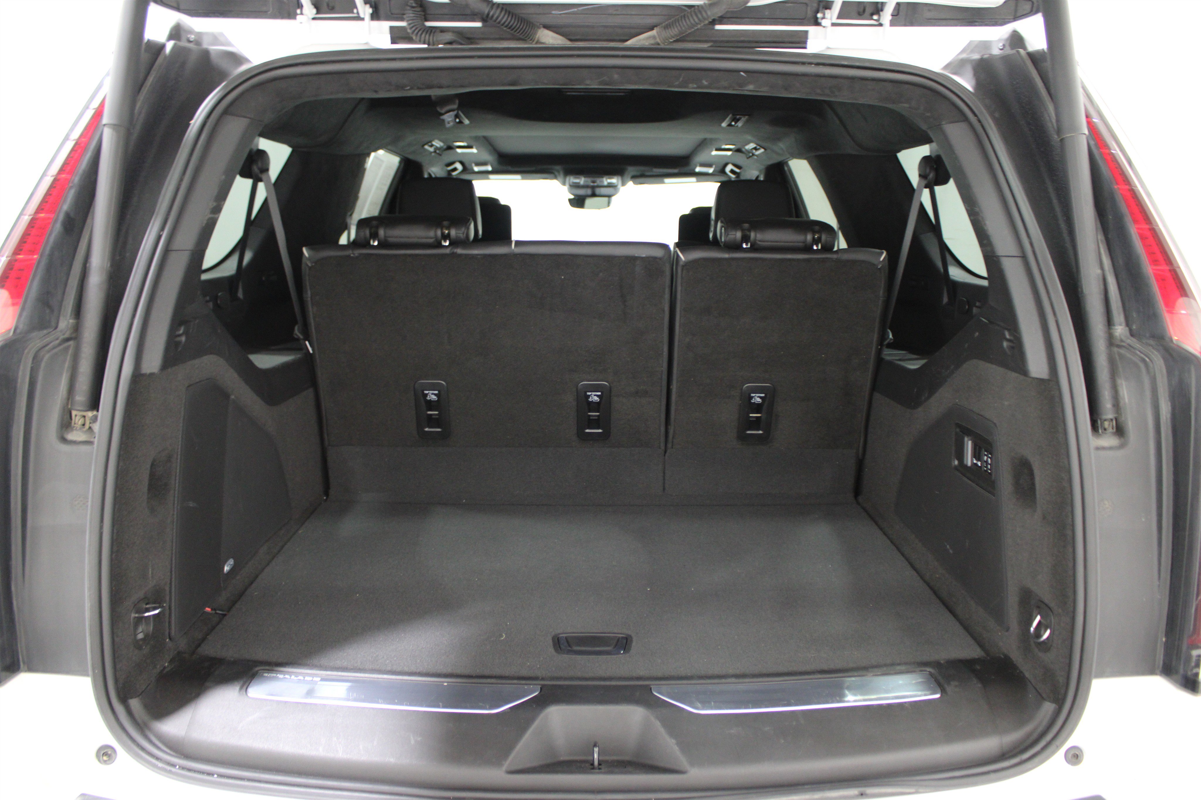 Certified 2024 Cadillac Escalade ESV Sport Platinum image 33