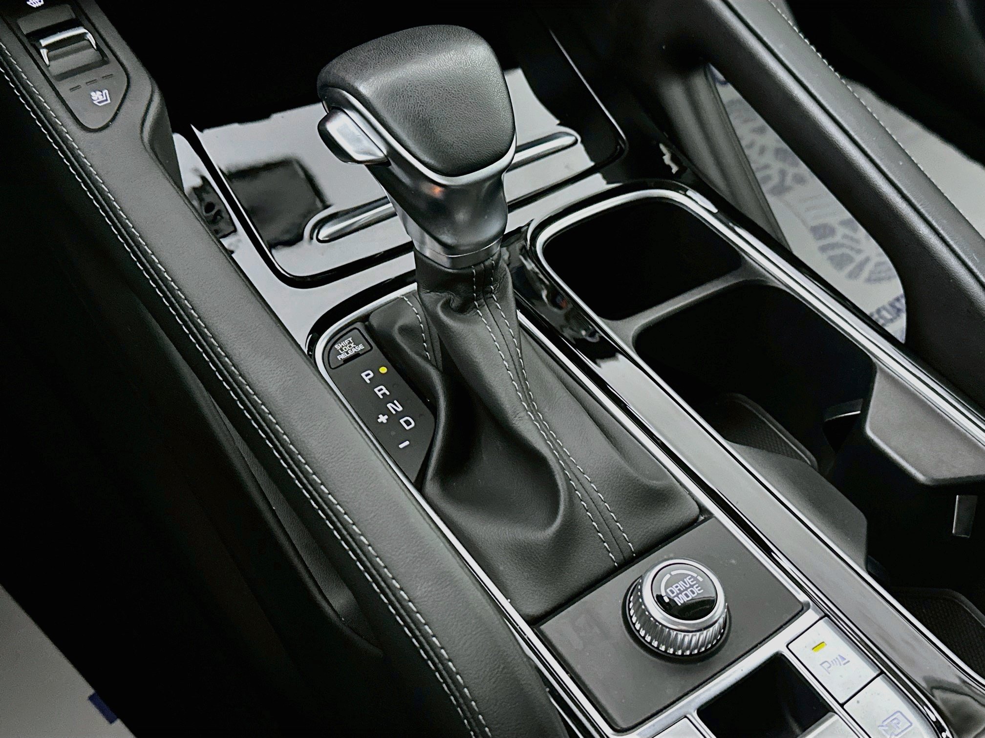 Used 2025 Kia Telluride SX FWD image 17