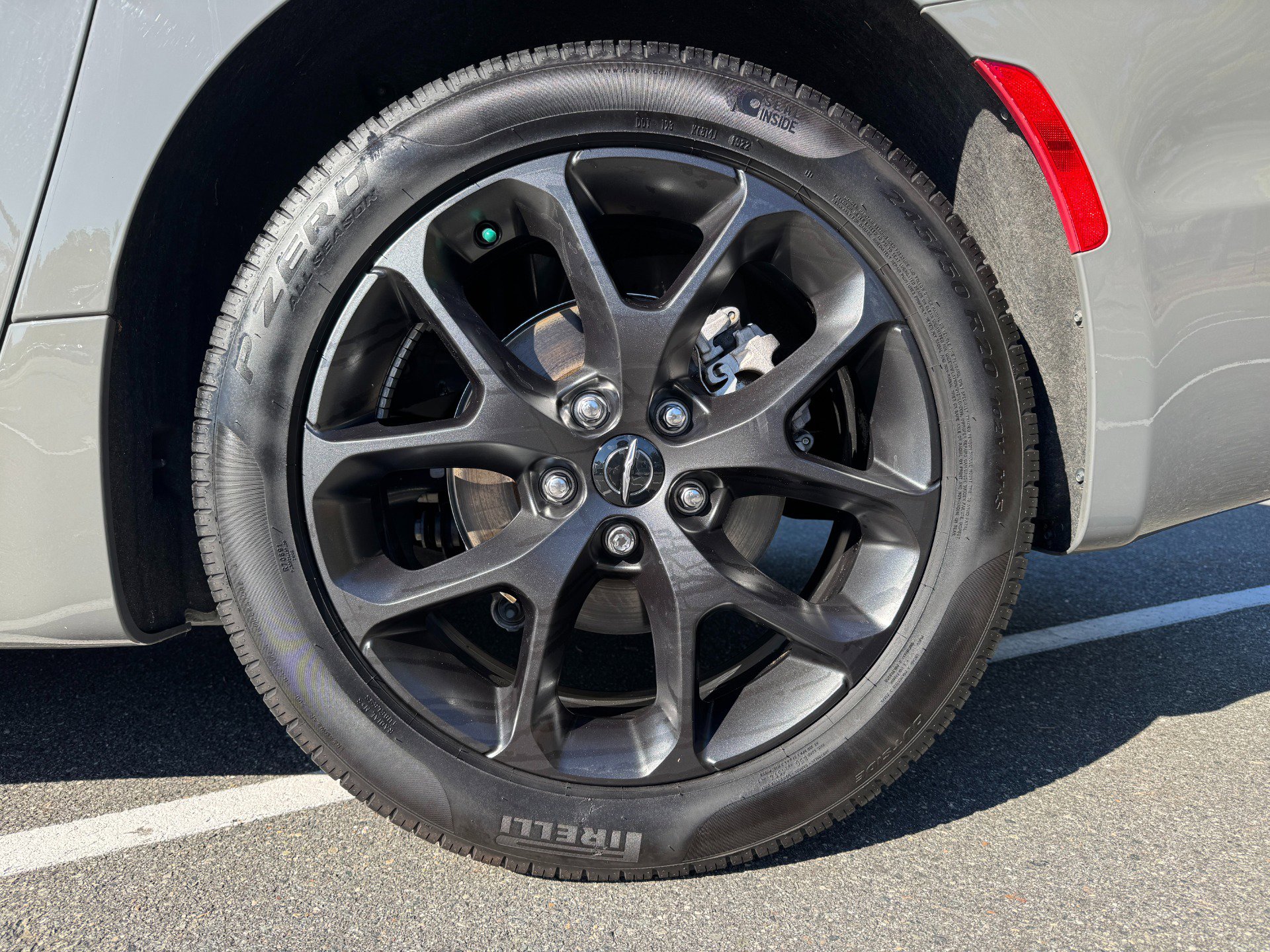 Used 2023 Chrysler Pacifica Touring-L w/ S Appearance Package image 57