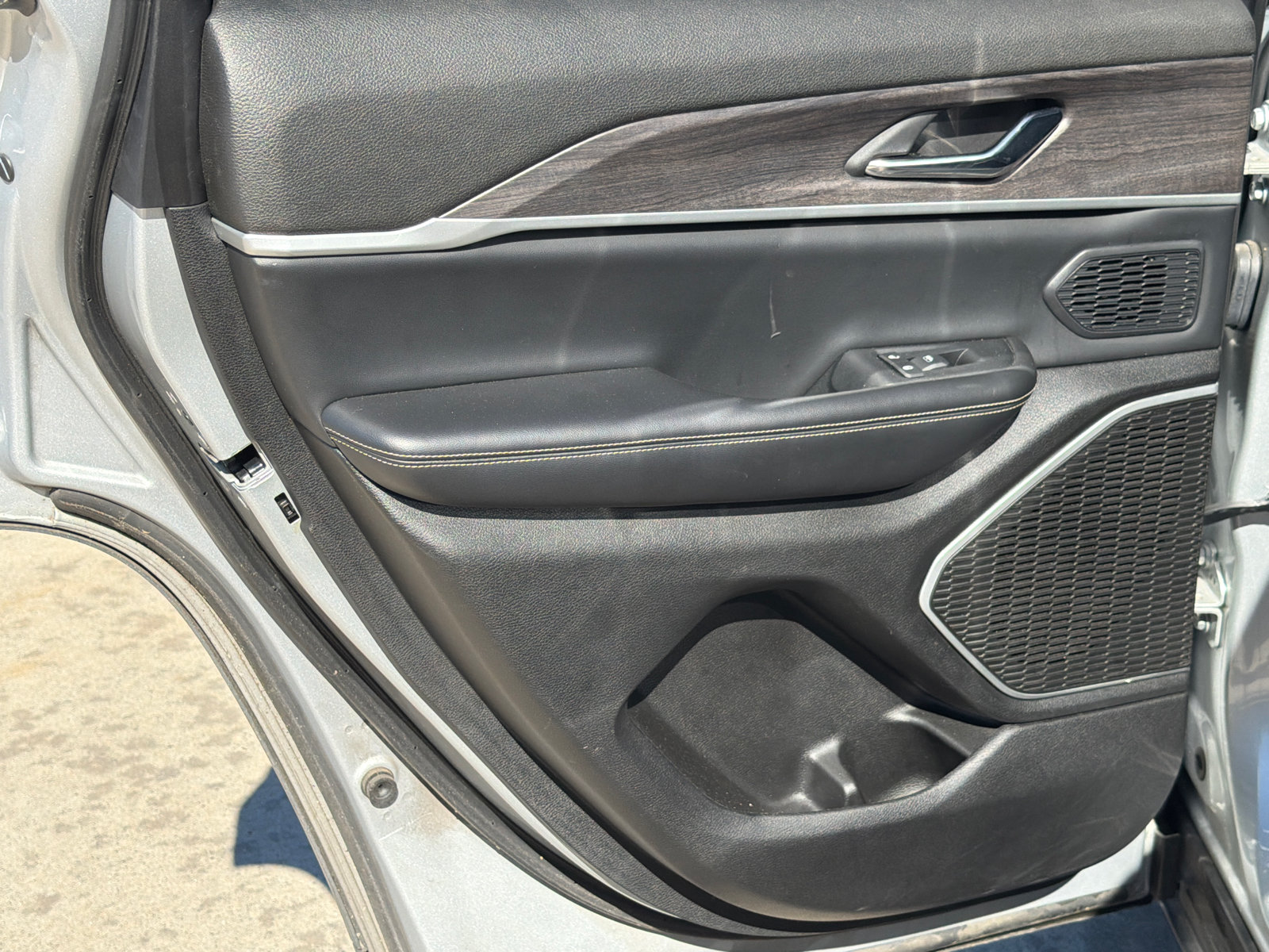 Used 2024 Jeep Grand Cherokee Limited 4xe AWD/4WD image 23