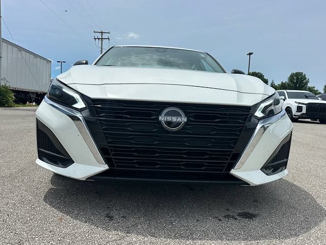 Used 2025 Nissan Altima 2.5 SV FWD image 11