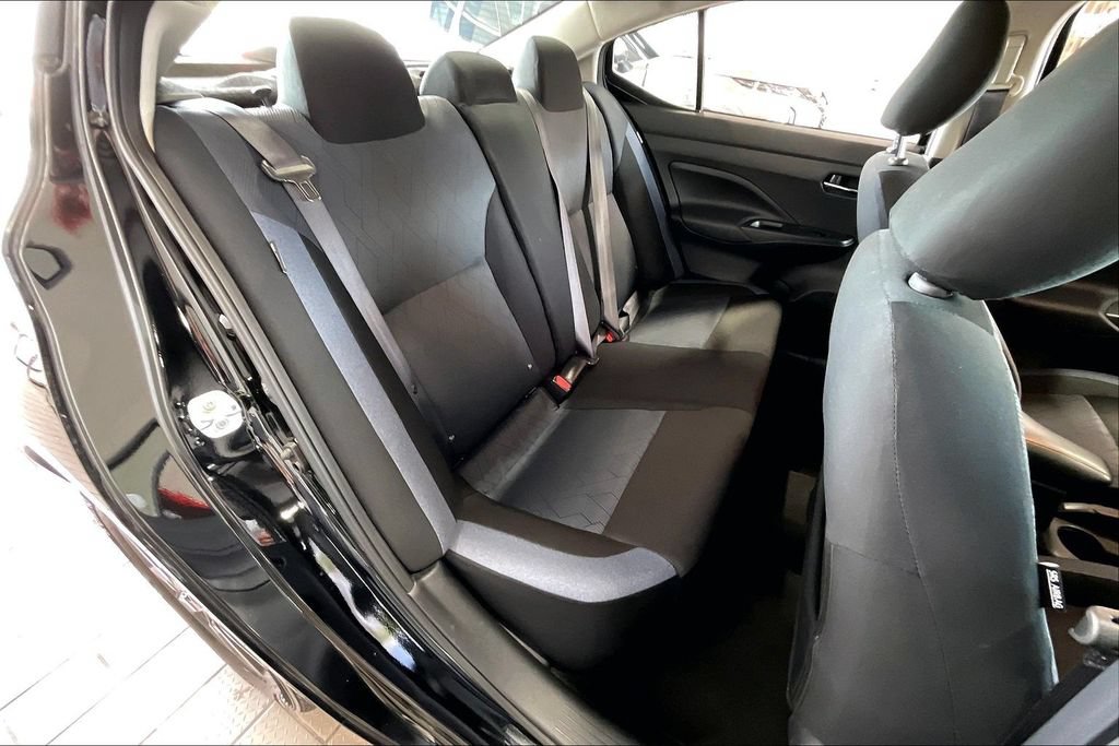 Used 2025 Nissan Versa SV FWD image 15