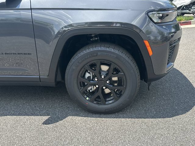 New 2026 Jeep Grand Cherokee Altitude RWD image 12