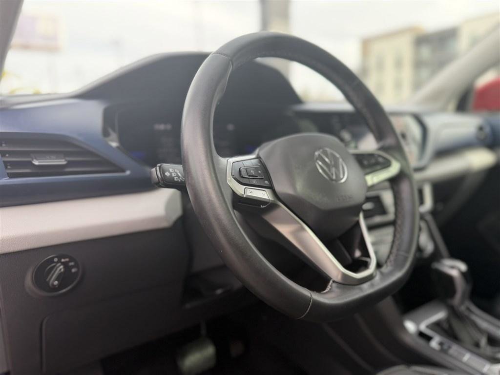 Used 2022 Volkswagen Taos SE image 23