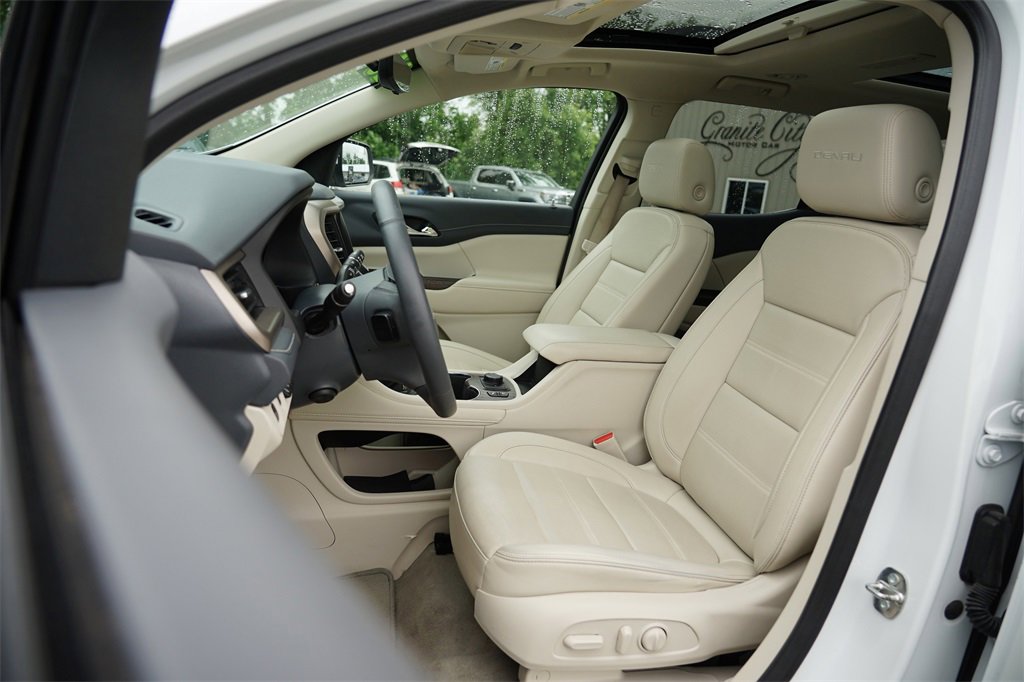 Used 2023 GMC Acadia Denali w/ Denali Ultimate Package image 15