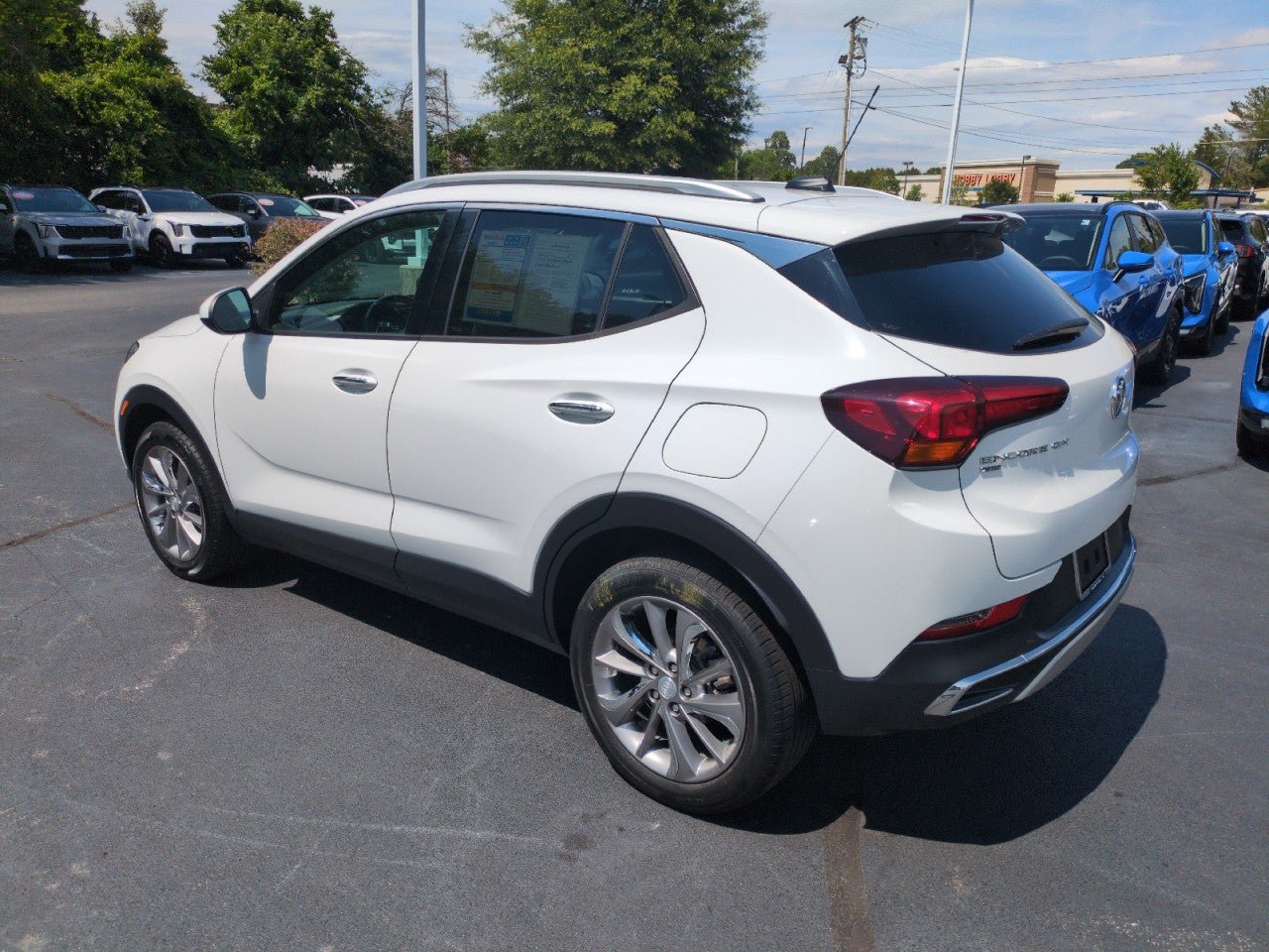 Used 2022 Buick Encore GX Essence w/ Experience Buick Package AWD/4WD image 5