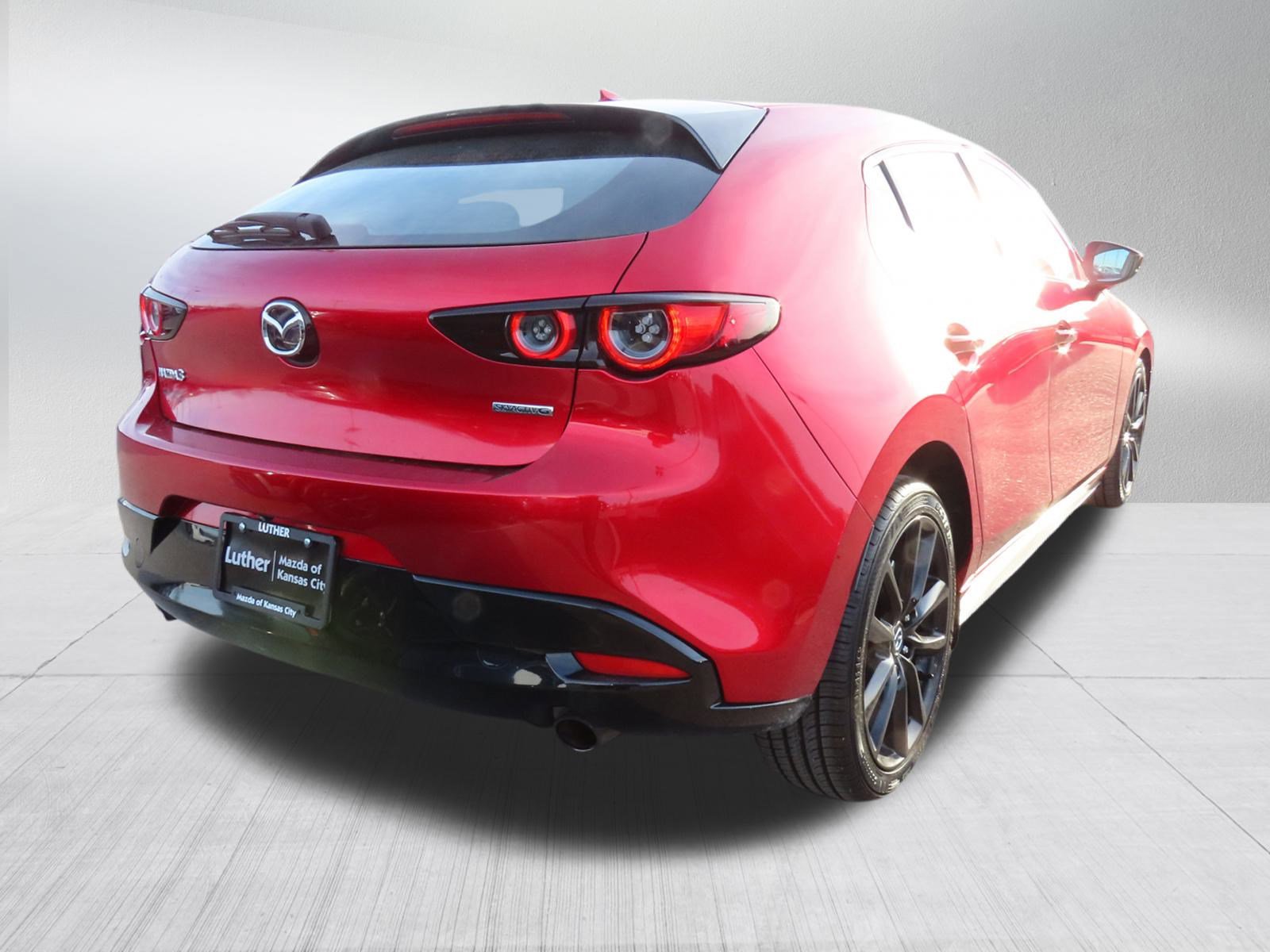 Used 2019 MAZDA MAZDA3 Hatchback w/ Premium Package image 7