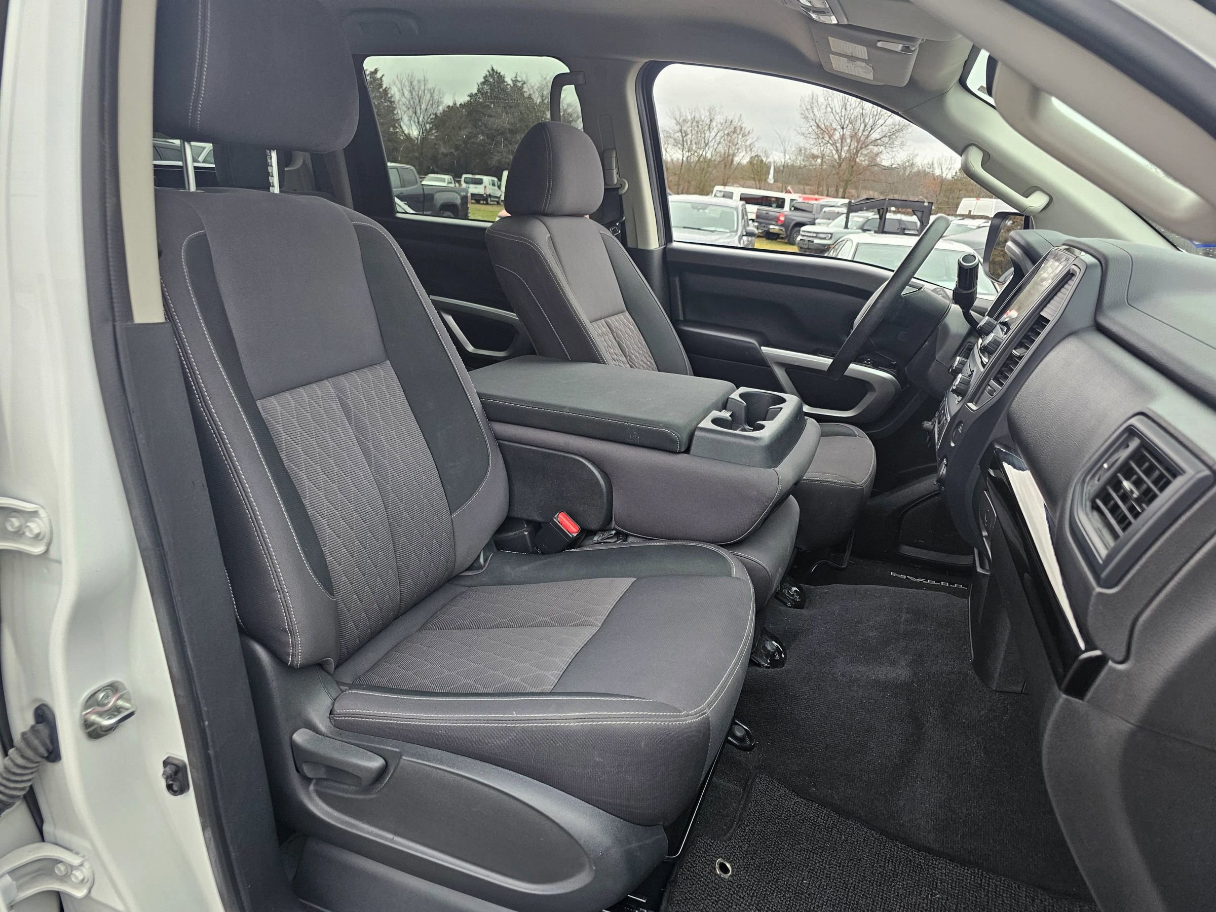 Used 2024 Nissan Titan SV w/ Accessory Utility Package image 6
