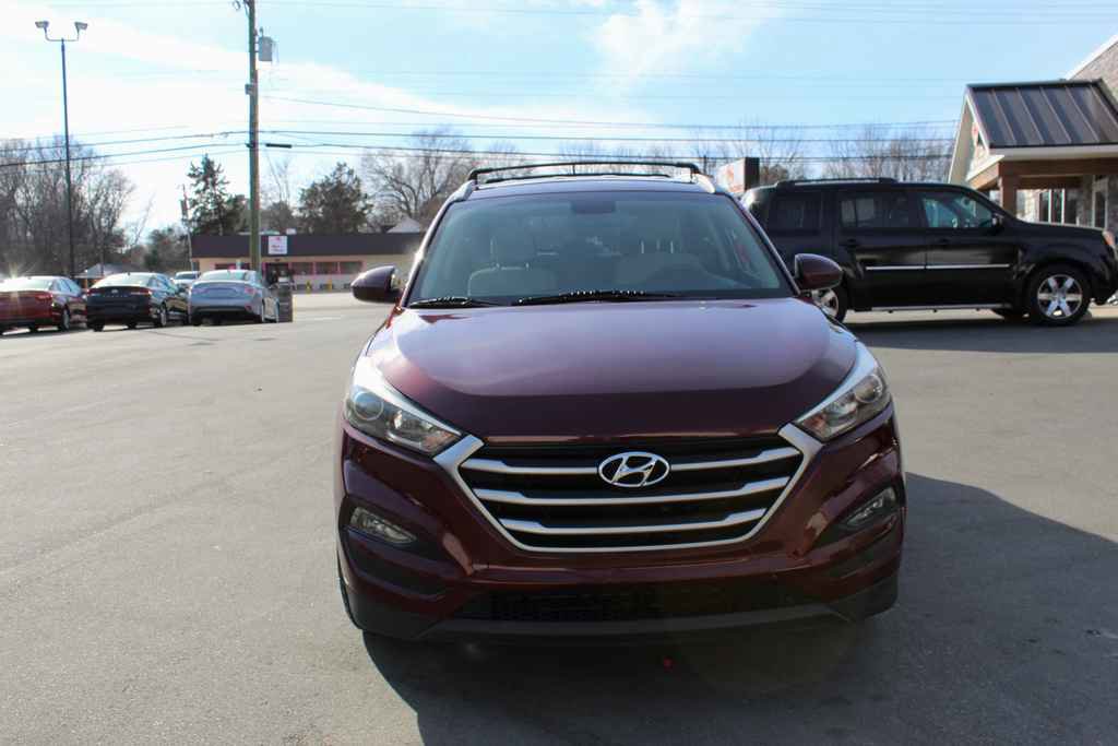 Used 2017 Hyundai Tucson SE FWD image 2