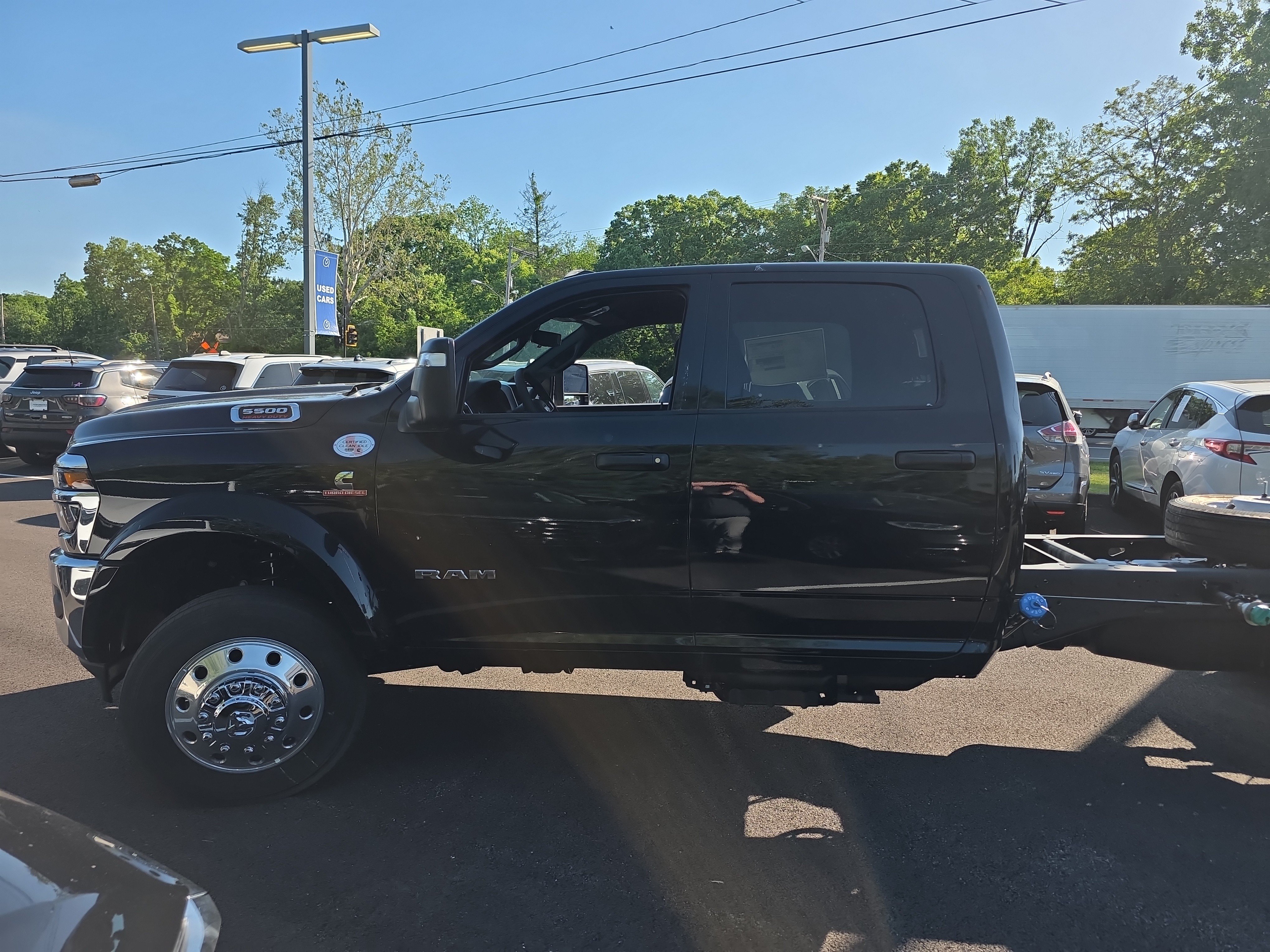 New 2026 RAM 5500 4x4 Crew Cab image 15