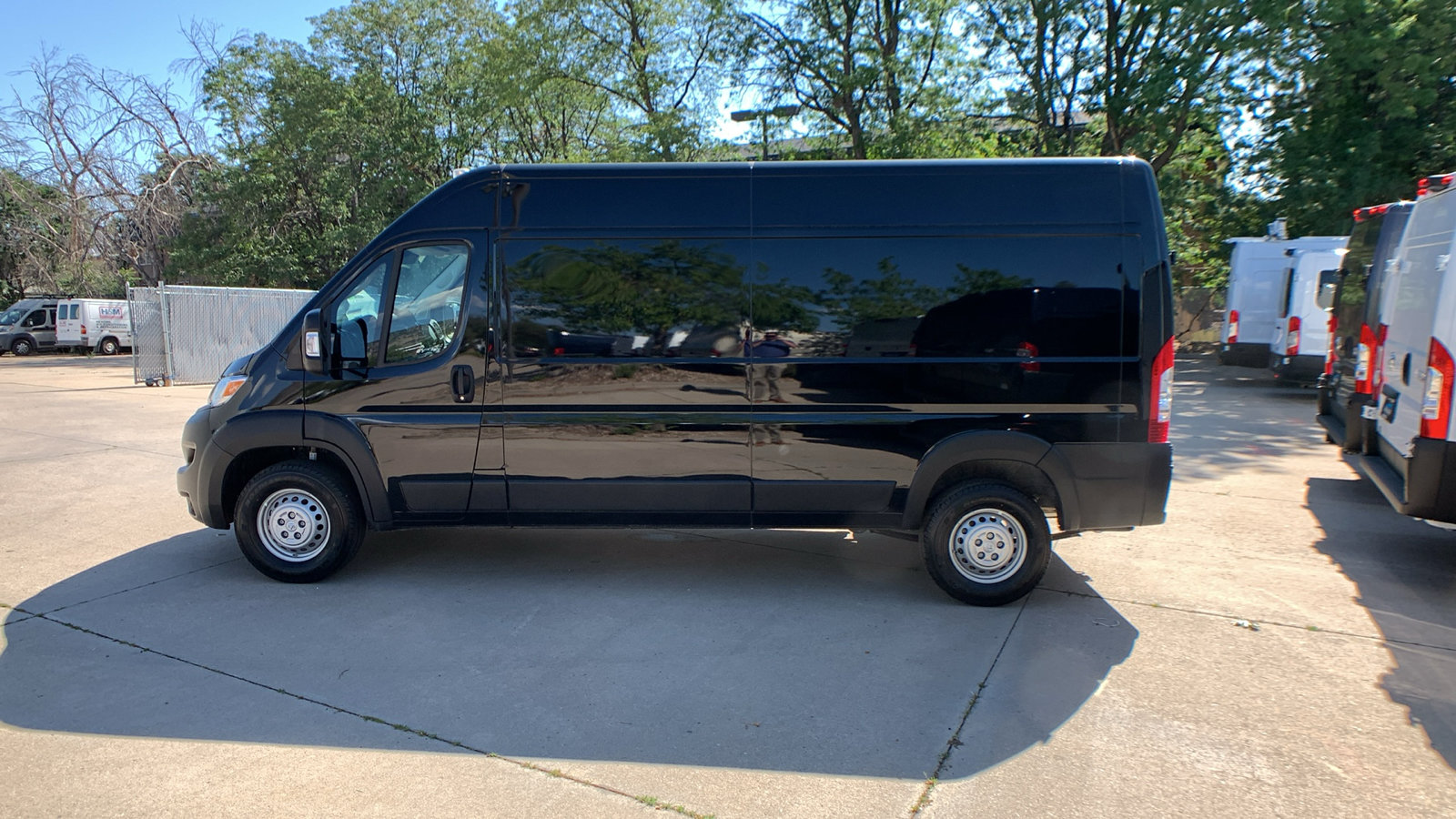 New 2026 RAM ProMaster 2500 w/ Premium Convenience Group FWD image 2