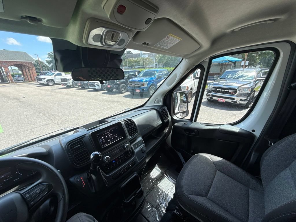 Used 2025 RAM ProMaster 2500 w/ U-Haul Equipment Group FWD image 21