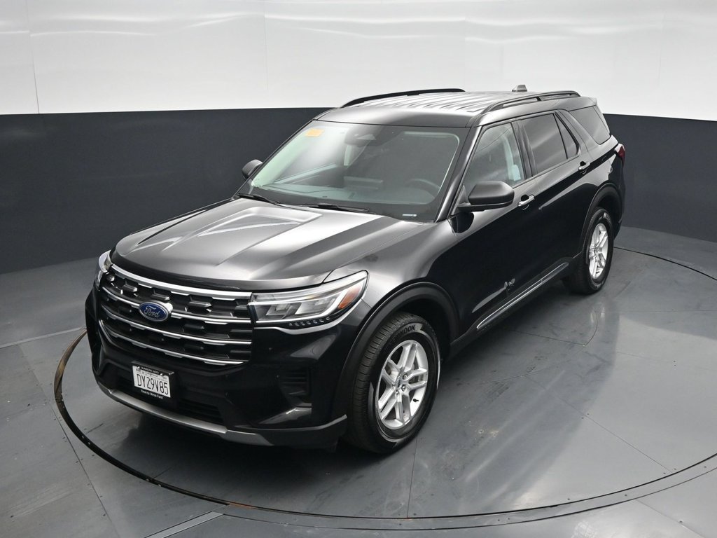 Used 2025 Ford Explorer Active AWD/4WD image 36