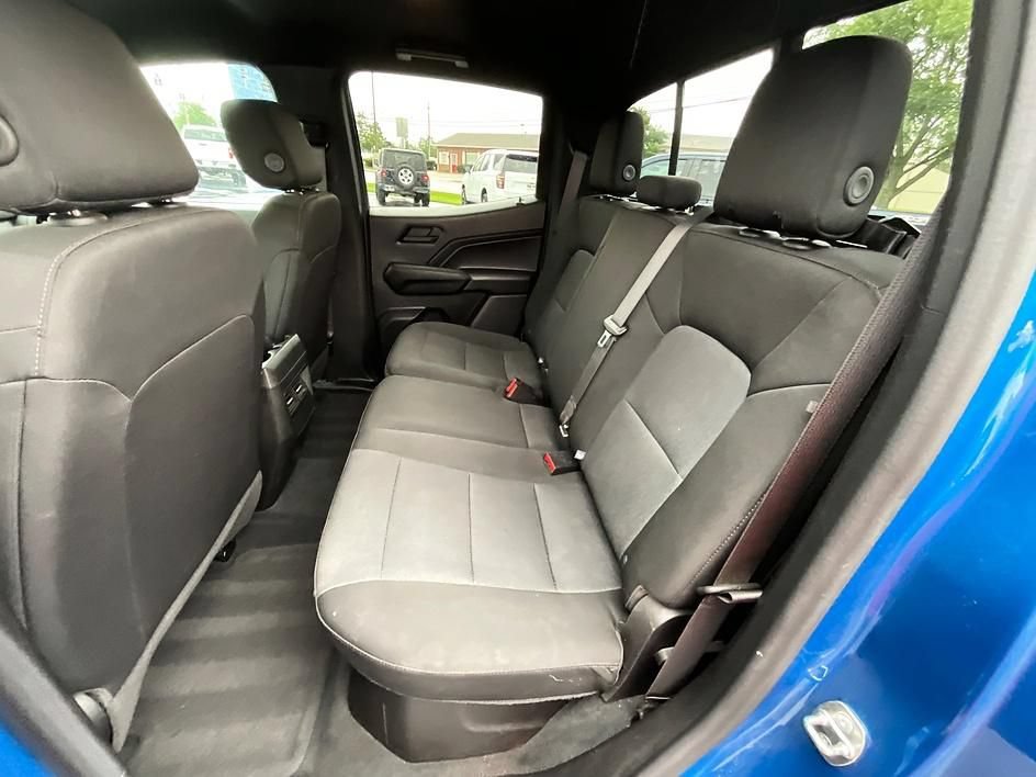 Used 2023 Chevrolet Colorado Trail Boss w/ Technology Package AWD/4WD image 27