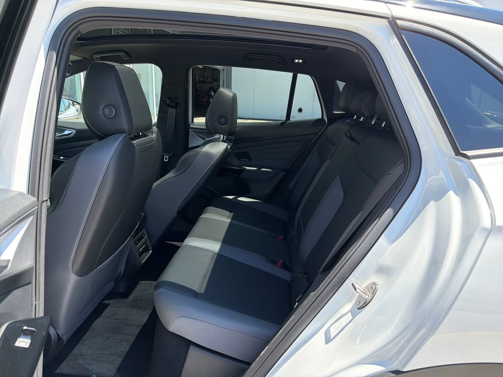 Certified 2025 Volkswagen ID.4 Pro S Plus AWD/4WD image 14