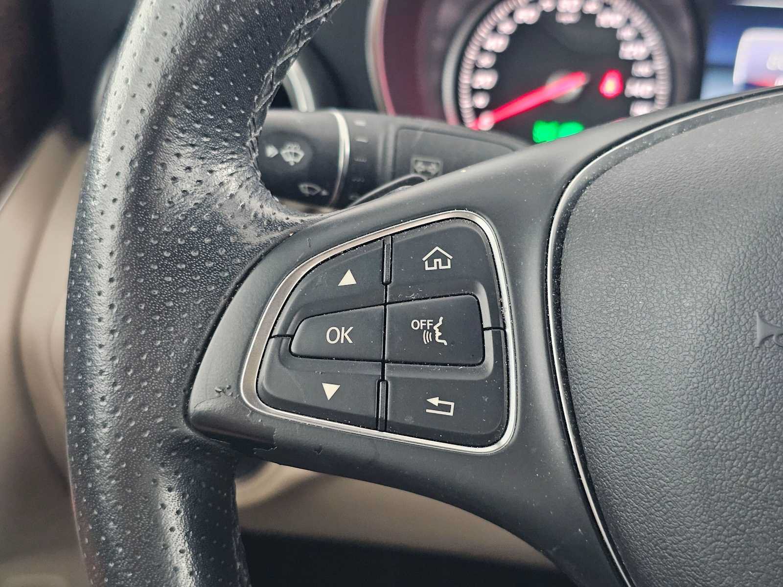 Used 2018 Mercedes-Benz C 300 Sedan image 28