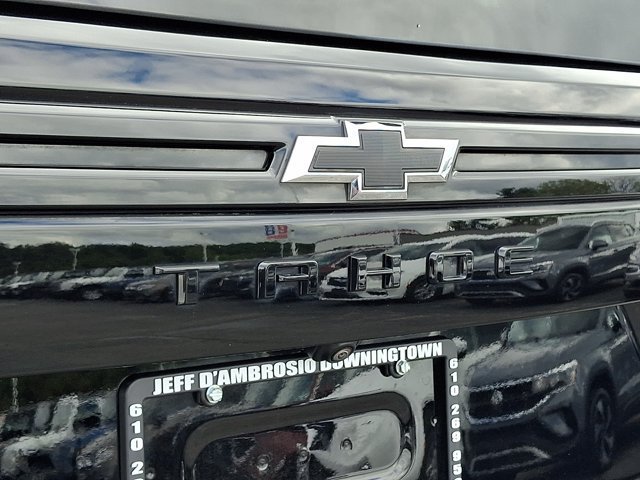 Used 2024 Chevrolet Tahoe Z71 w/ Z71 Off-Road Package AWD/4WD image 37