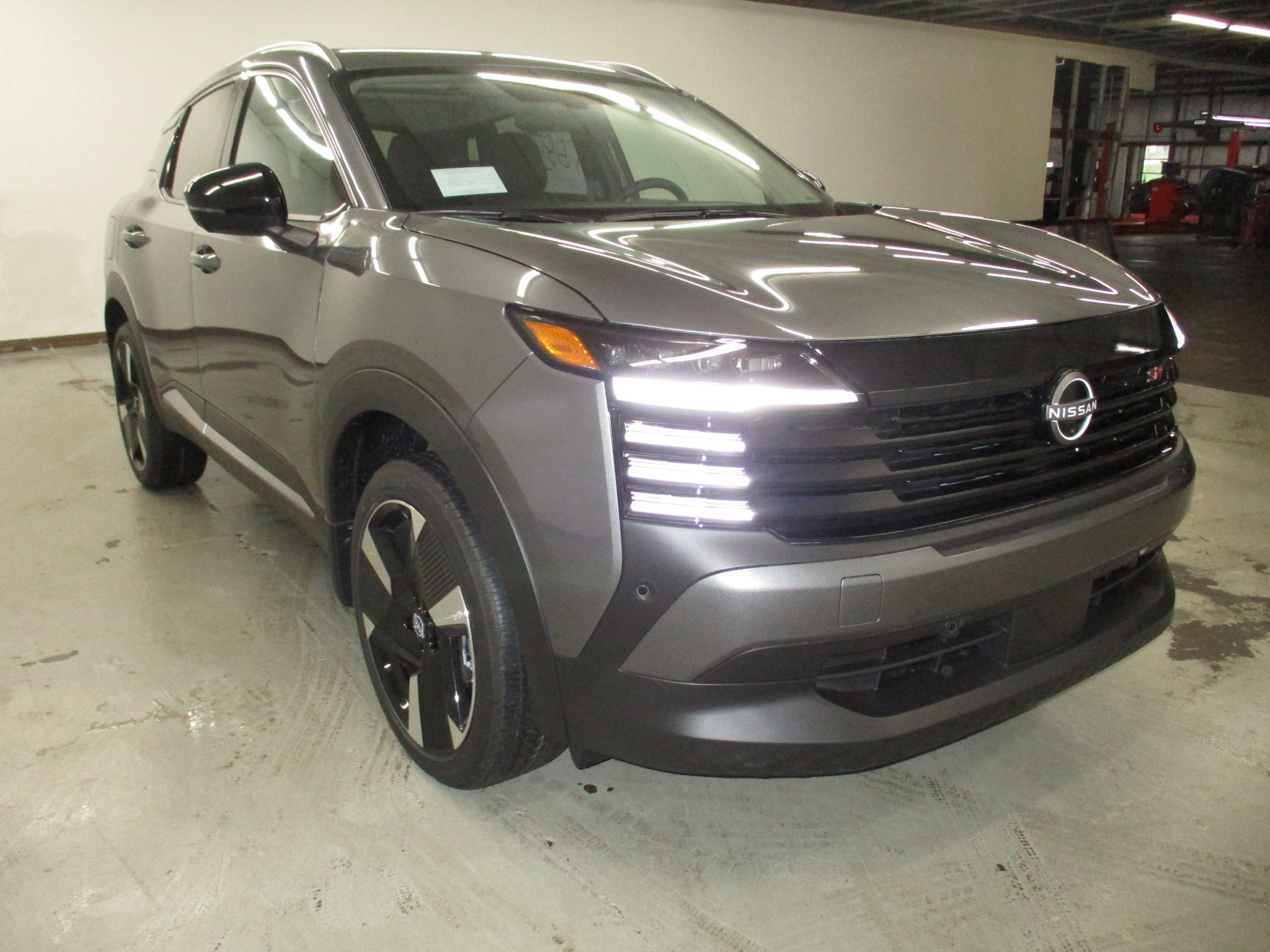 New 2026 Nissan Kicks SR w/ SR Premium Package AWD/4WD image 3