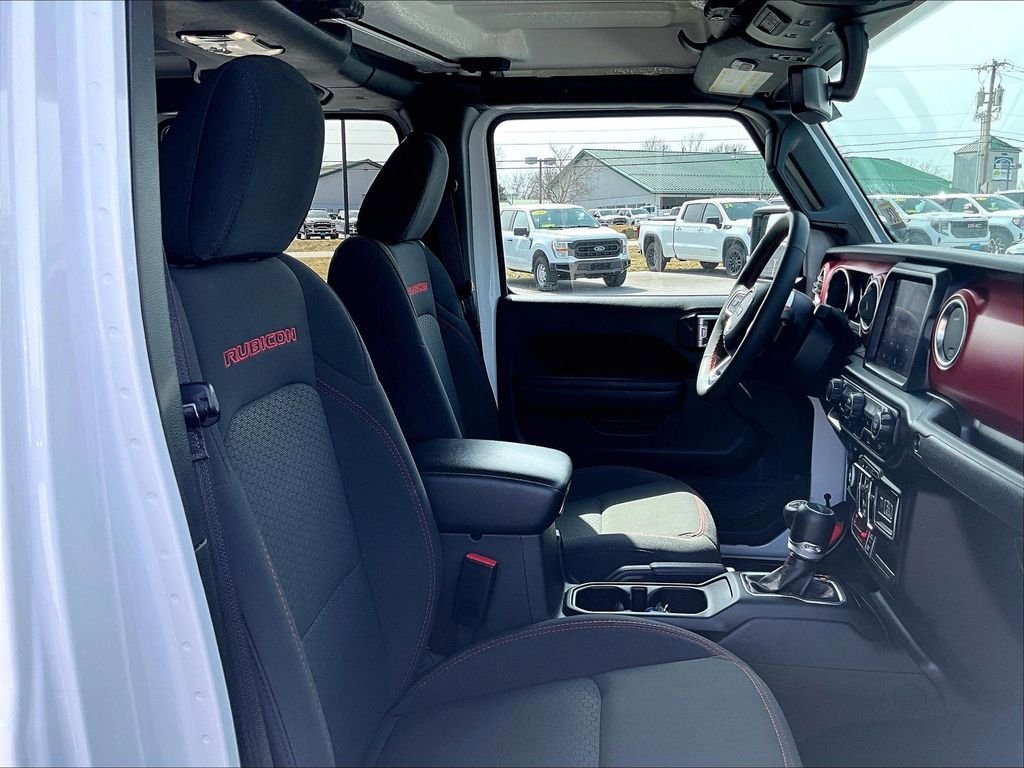 Used 2023 Jeep Gladiator Rubicon w/ Cold Weather Group image 11