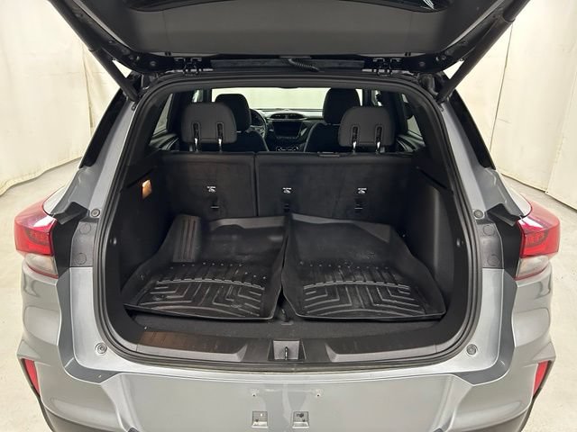 Used 2023 Chevrolet TrailBlazer RS w/ Sun and Liftgate Package FWD image 11