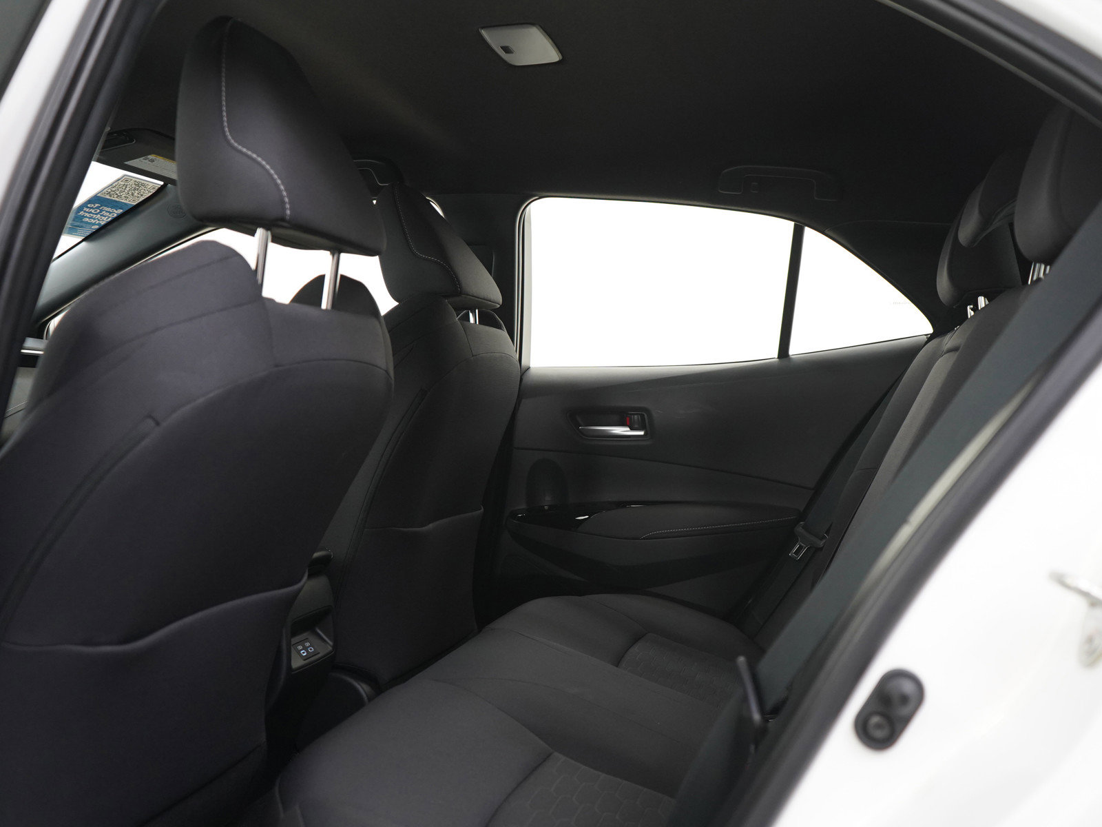 Used 2024 Toyota Corolla SE w/ SE Package FWD image 17