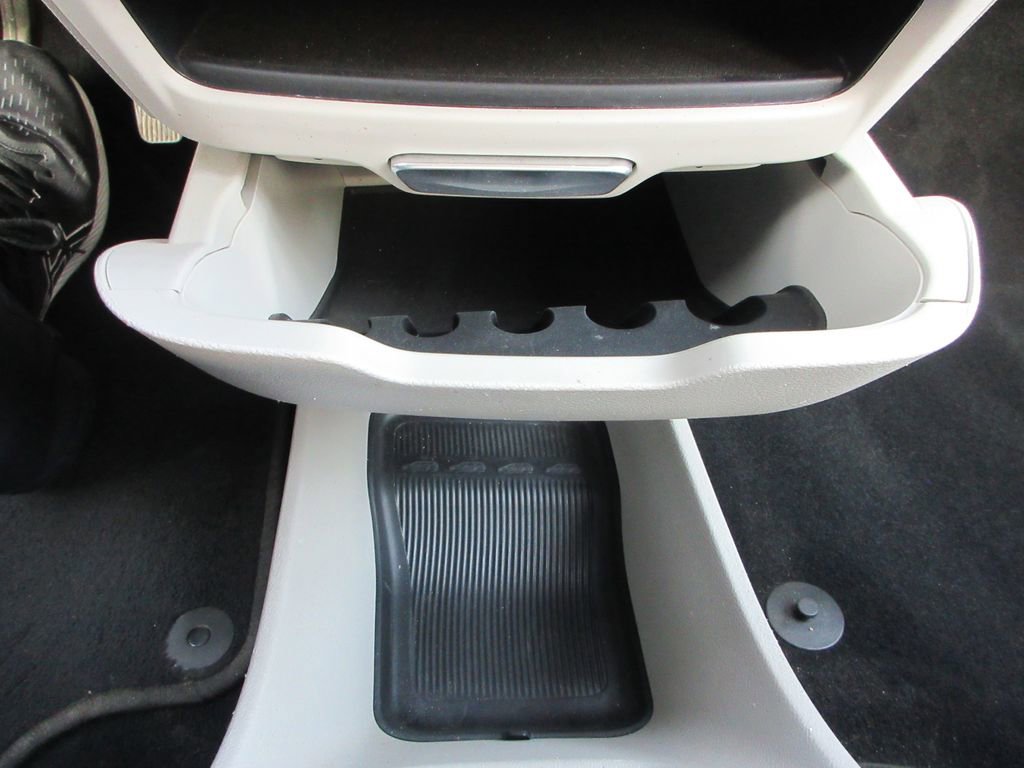 Used 2020 Chrysler Pacifica Touring-L image 28