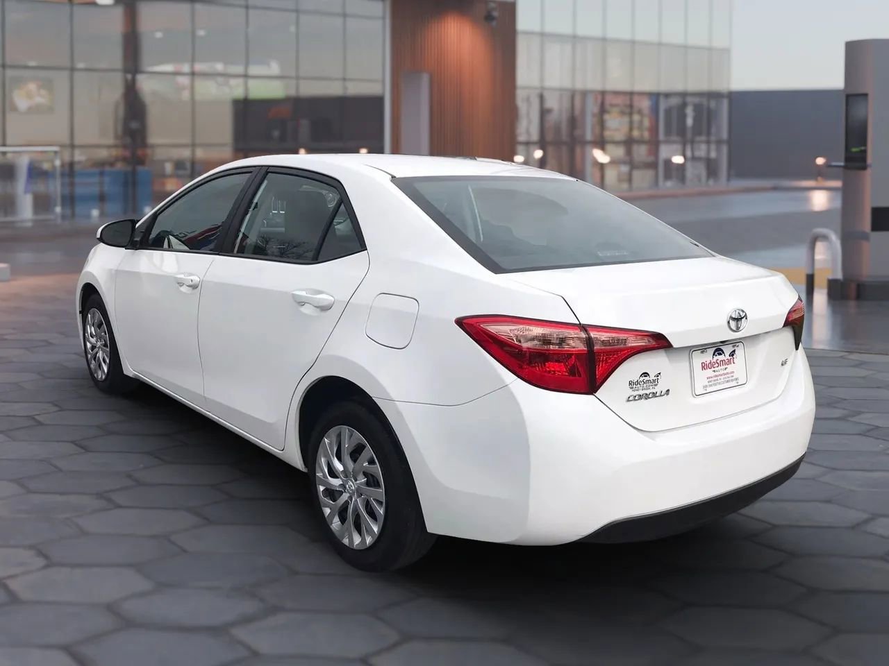 Used 2018 Toyota Corolla LE image 8