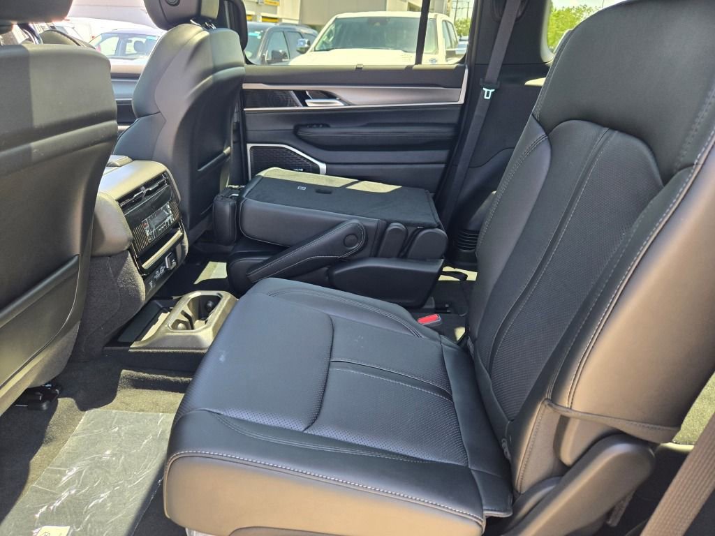 New 2025 Jeep Wagoneer Series II w/ Convenience Group I image 17