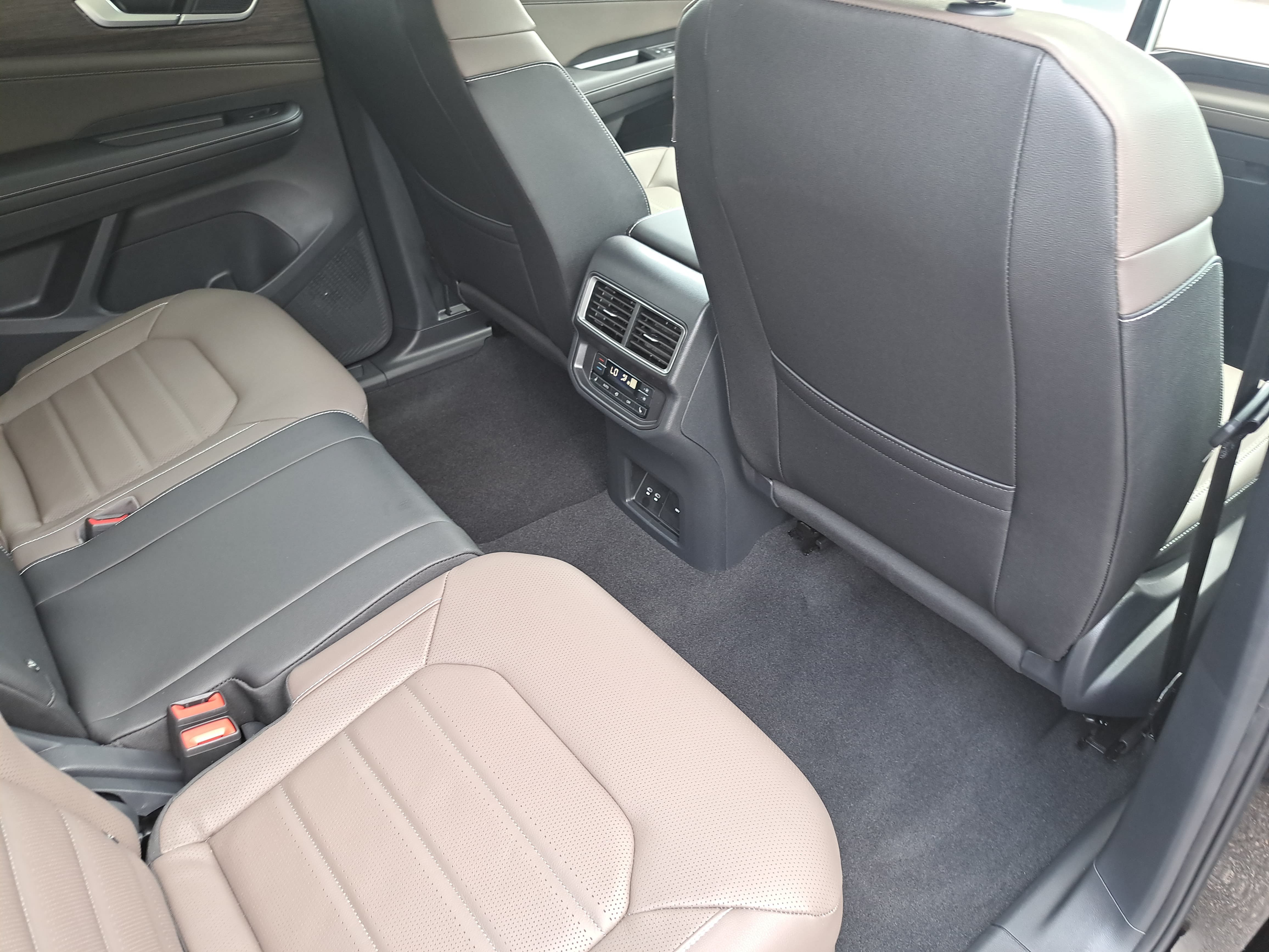 New 2026 Volkswagen Atlas SEL AWD/4WD image 11