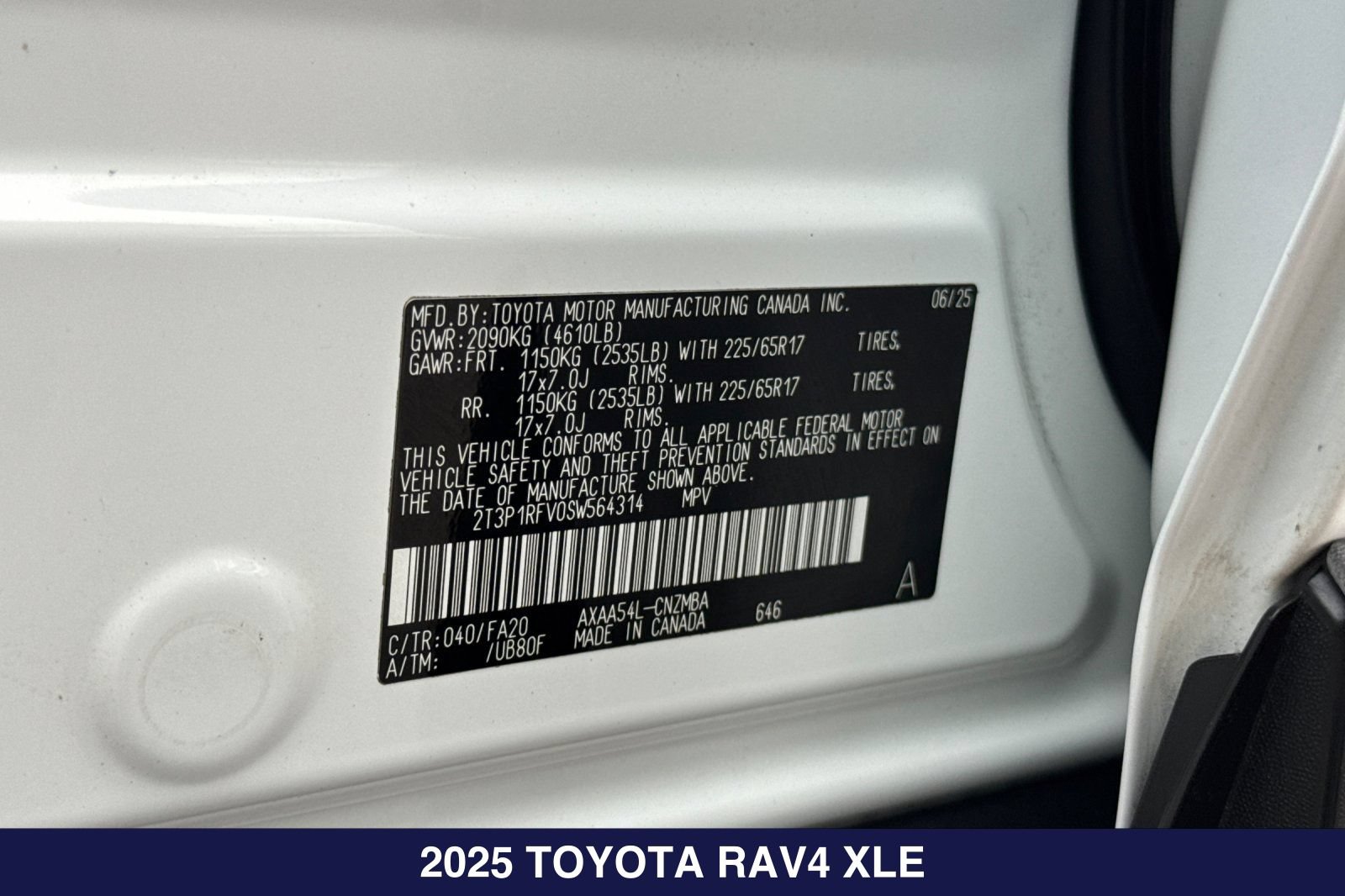 Used 2025 Toyota RAV4 XLE AWD/4WD image 31
