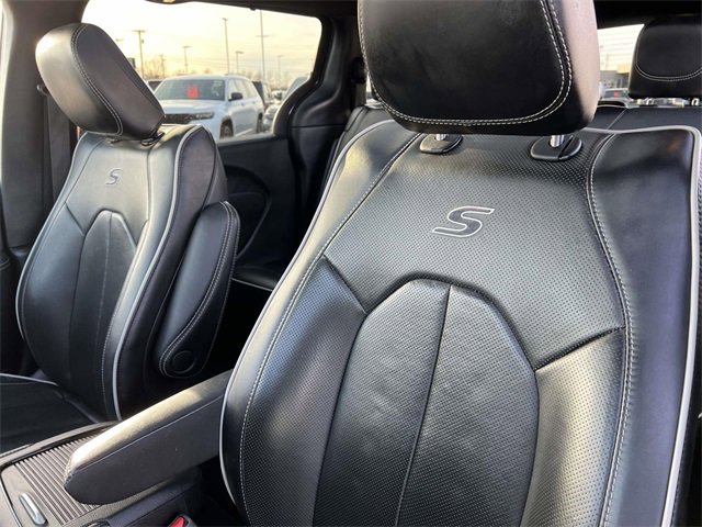 Used 2025 Chrysler Pacifica Limited image 22